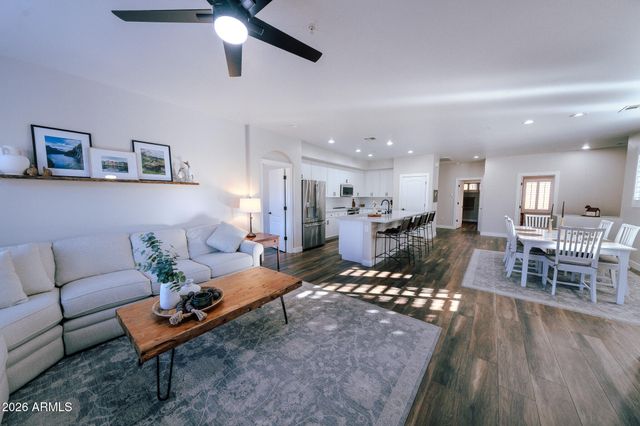 705 W QUEEN CREEK Road 2140, Chandler, AZ 85248