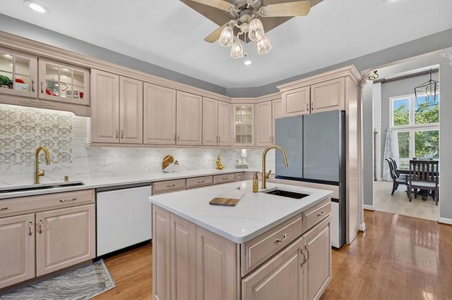 3223 13th PLACE, Kenosha, WI 53144
