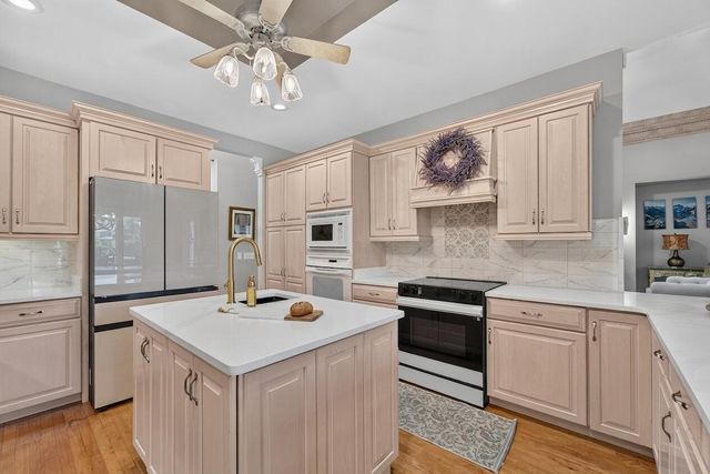 3223 13th PLACE, Kenosha, WI 53144