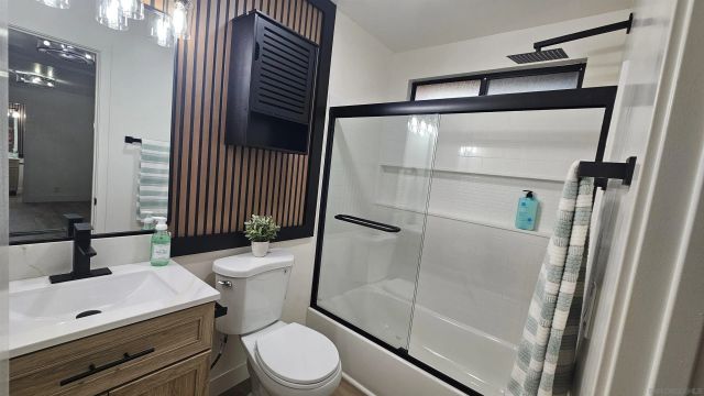 5210 Roswell, San Diego, CA 92114
