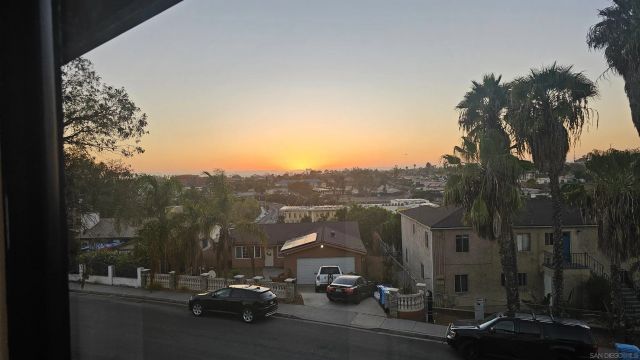 5210 Roswell, San Diego, CA 92114
