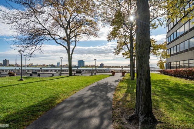 1001 Jefferson Avenue, Detroit, MI 48226