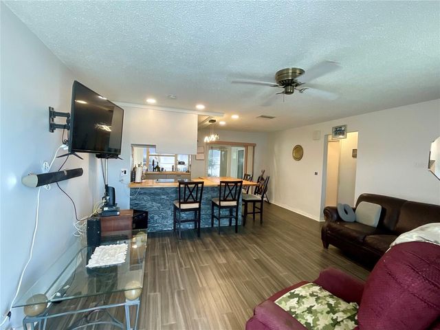 10052 45TH WAY N, Pinellas Park, FL 33782