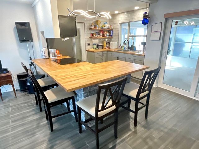 10052 45TH WAY N, Pinellas Park, FL 33782