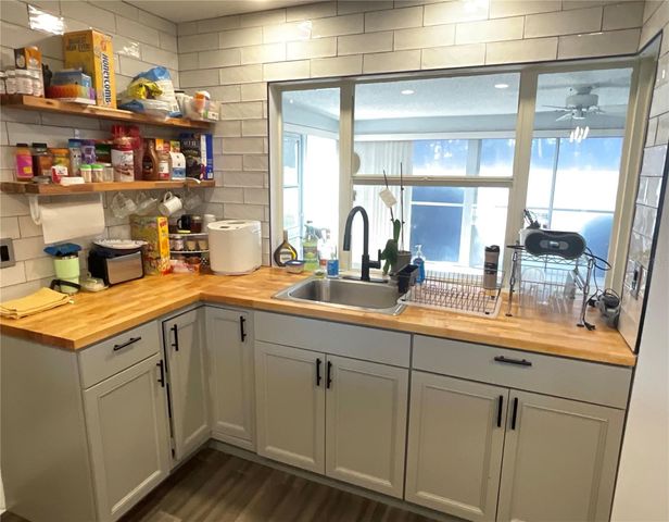 10052 45TH WAY N, Pinellas Park, FL 33782