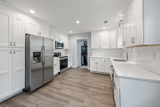 5905 Sedgefield Drive, Hanahan, SC 29410