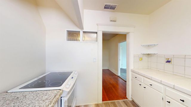 2605 N Wishon Avenue, Fresno, CA 93704