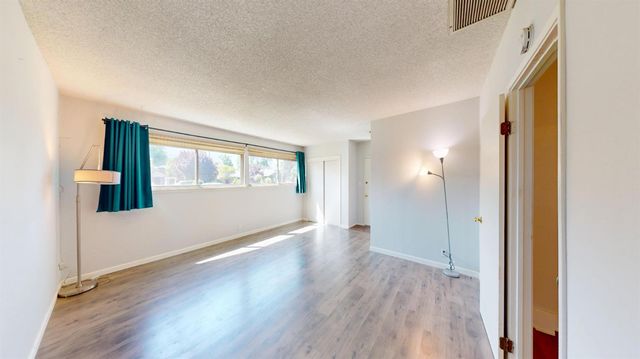 2605 N Wishon Avenue, Fresno, CA 93704