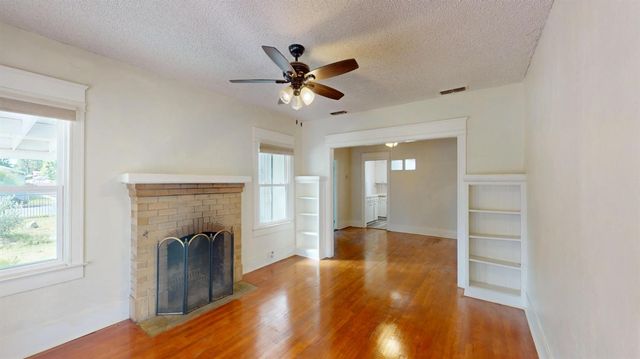 2605 N Wishon Avenue, Fresno, CA 93704