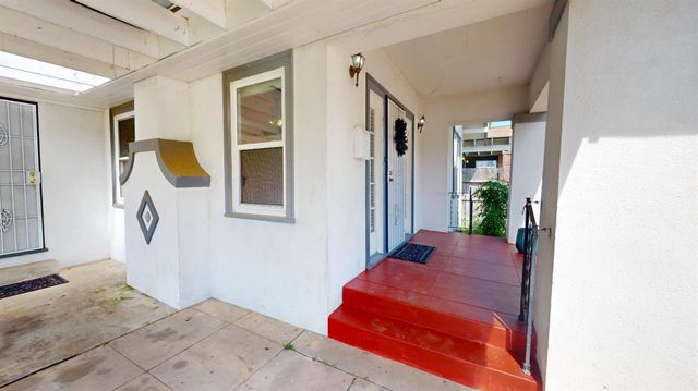 2605 N Wishon Avenue, Fresno, CA 93704