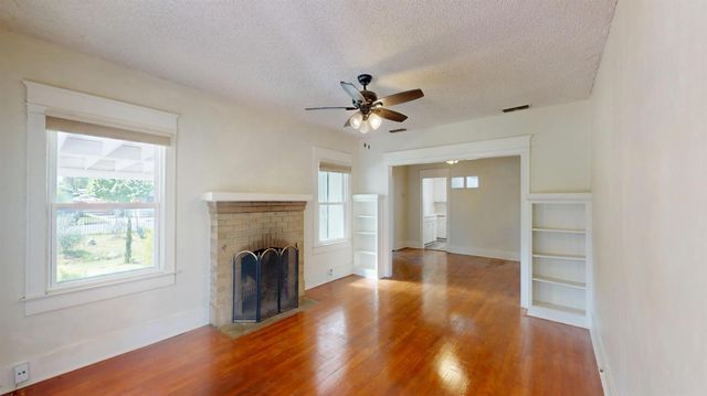 2605 N Wishon Avenue, Fresno, CA 93704