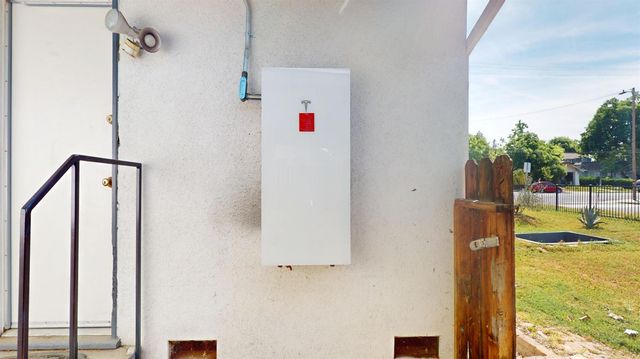 2605 N Wishon Avenue, Fresno, CA 93704