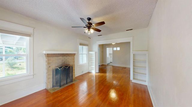 2605 N Wishon Avenue, Fresno, CA 93704