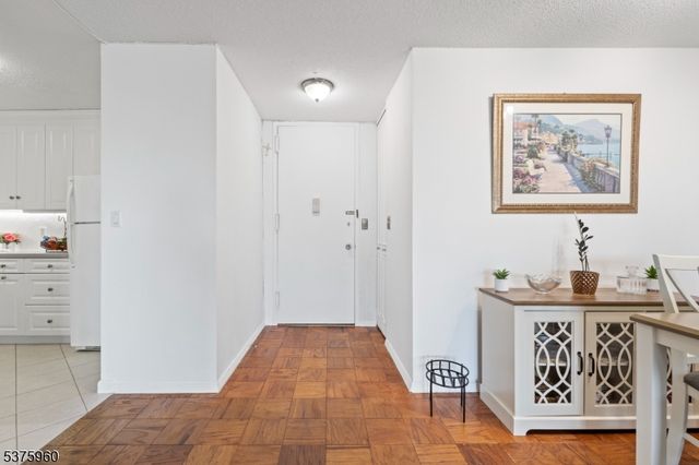 555 North Ave 6K, Fort Lee Boro, NJ 07024