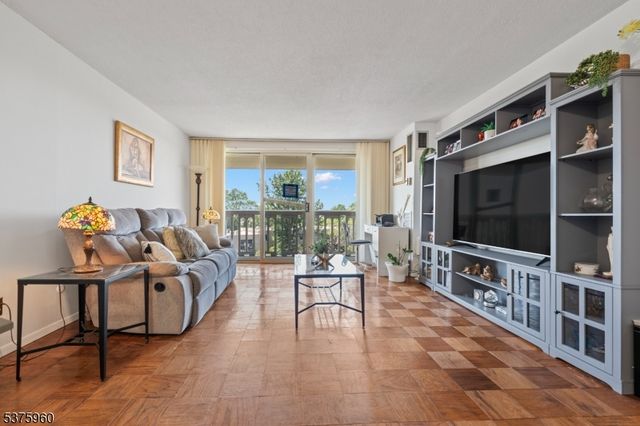 555 North Ave 6K, Fort Lee Boro, NJ 07024