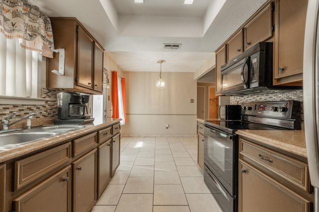 1713 Parkside CIR, Round Rock, TX 78664