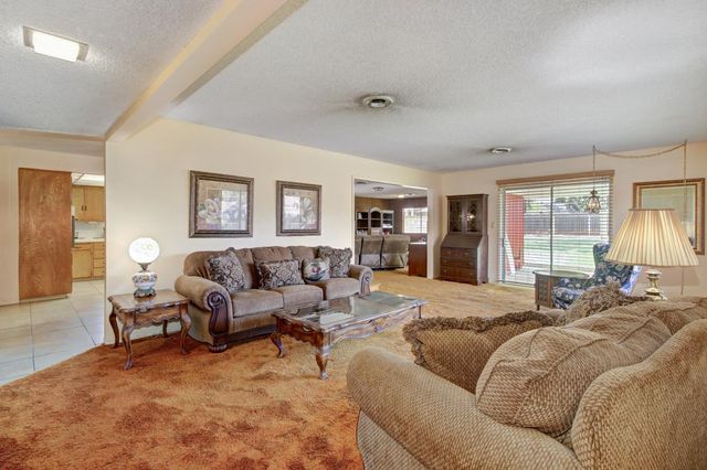 3845 Lynwood Way, Sacramento, CA 95864