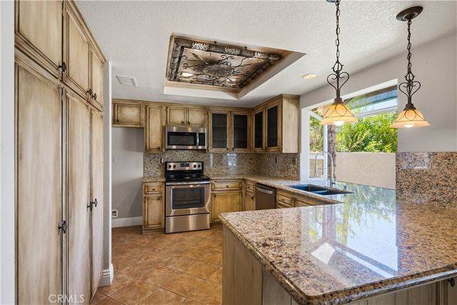30027 Swan Point, Canyon Lake, CA 92587