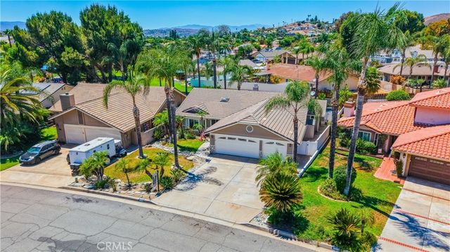 30027 Swan Point, Canyon Lake, CA 92587