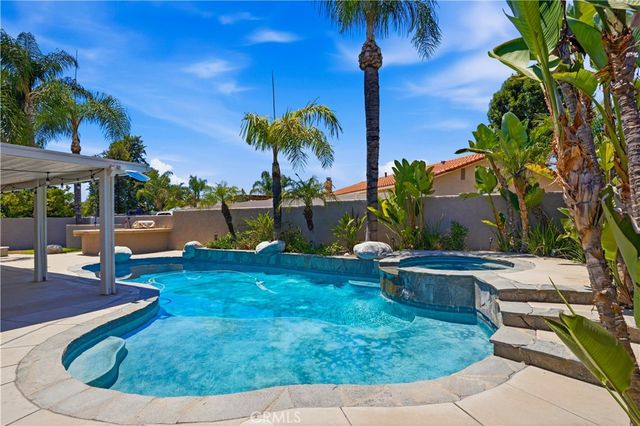 30027 Swan Point, Canyon Lake, CA 92587