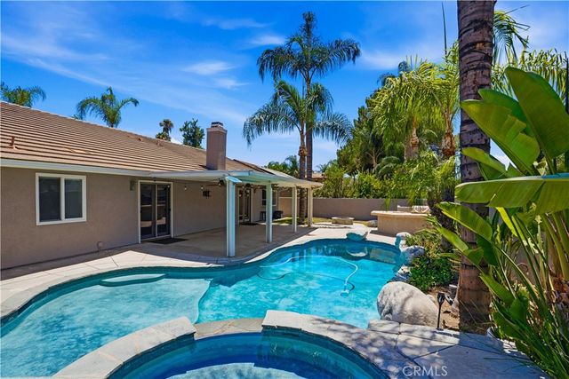 30027 Swan Point, Canyon Lake, CA 92587