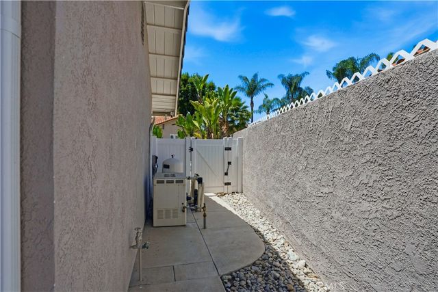 30027 Swan Point, Canyon Lake, CA 92587