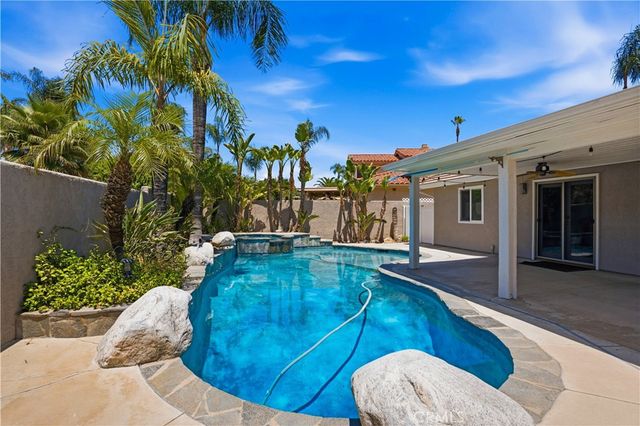 30027 Swan Point, Canyon Lake, CA 92587