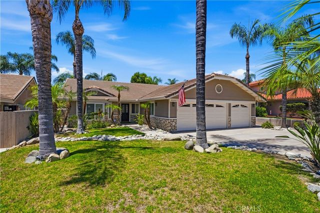 30027 Swan Point, Canyon Lake, CA 92587