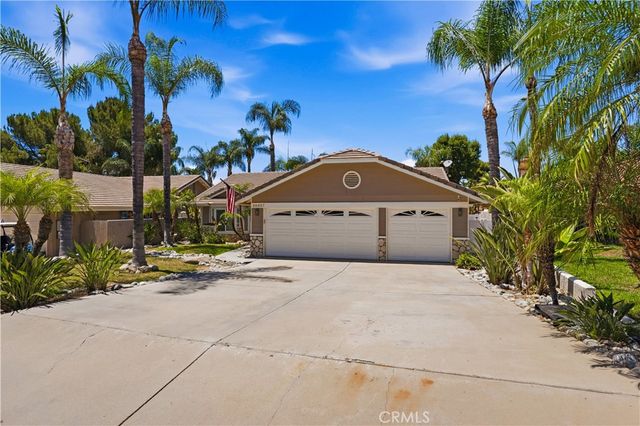 30027 Swan Point, Canyon Lake, CA 92587
