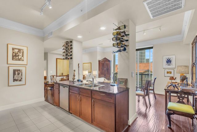 3333 Allen Parkway 406, Houston, TX 77019