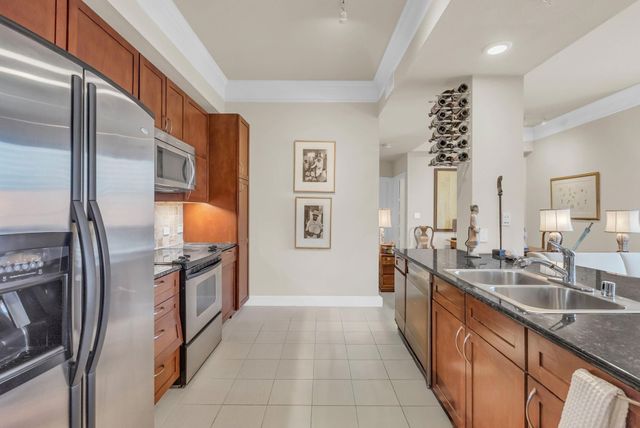 3333 Allen Parkway 406, Houston, TX 77019