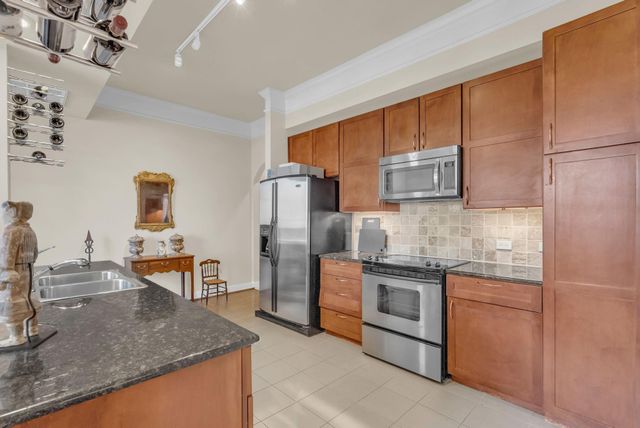 3333 Allen Parkway 406, Houston, TX 77019