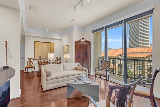 3333 Allen Parkway 406, Houston, TX 77019