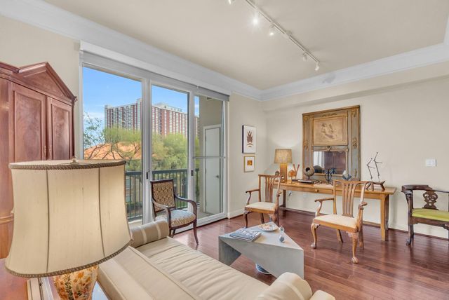 3333 Allen Parkway 406, Houston, TX 77019