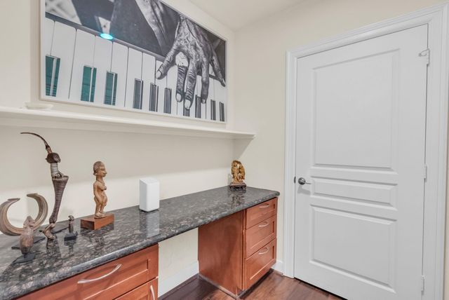 3333 Allen Parkway 406, Houston, TX 77019