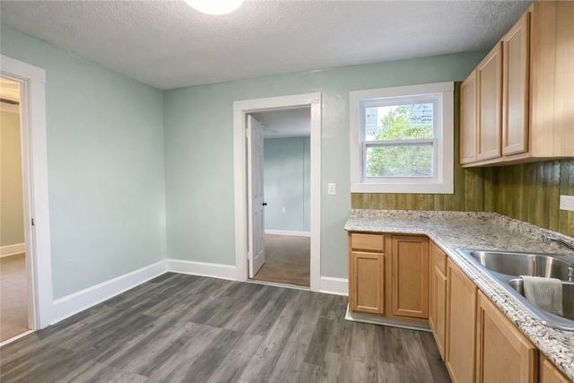 241 S Elm Lane, Jesup, GA 31545