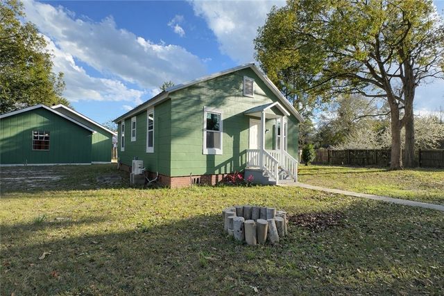 241 S Elm Lane, Jesup, GA 31545