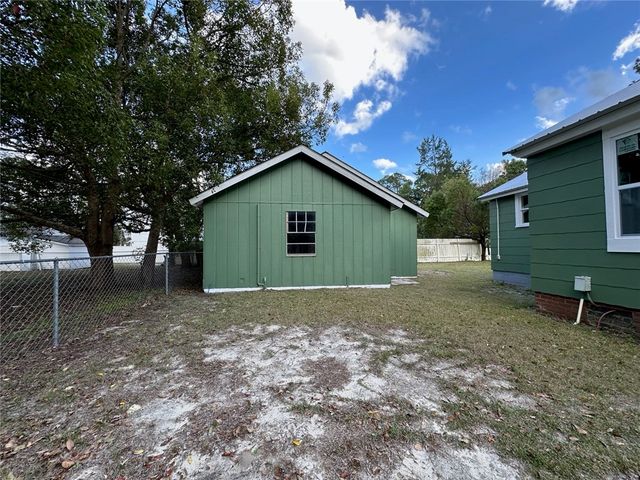 241 S Elm Lane, Jesup, GA 31545