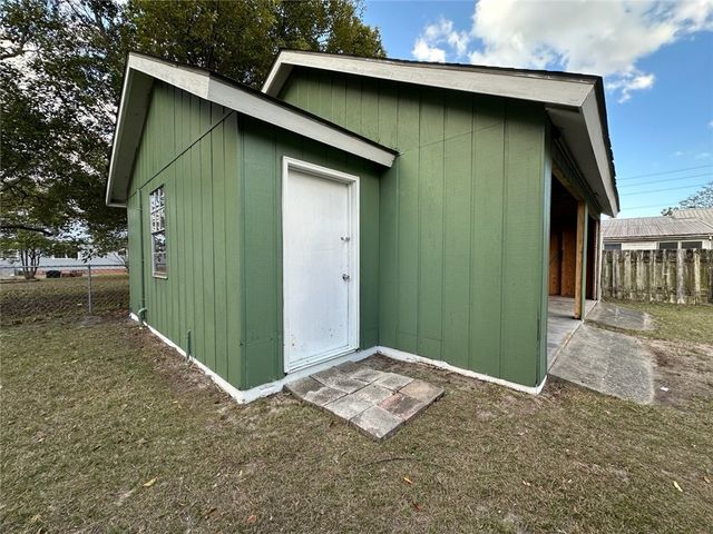 241 S Elm Lane, Jesup, GA 31545