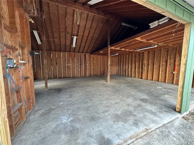 241 S Elm Lane, Jesup, GA 31545