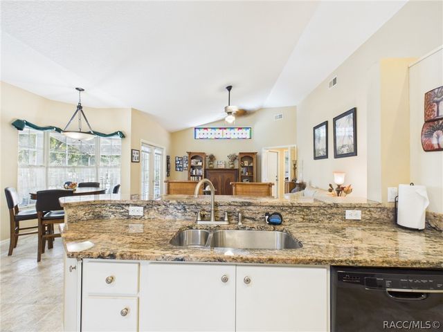 186 Linder Drive, Homosassa, FL 34446