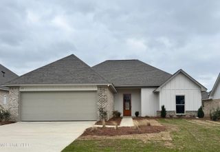 115 Southern Oak Way, Canton, MS 39046