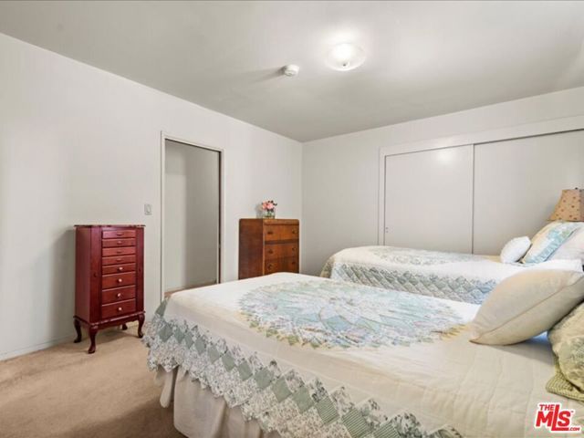 144 W 45th Street, Los Angeles, CA 90037