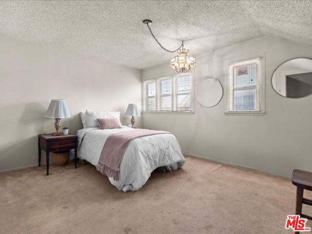 144 W 45th Street, Los Angeles, CA 90037