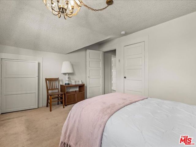144 W 45th Street, Los Angeles, CA 90037