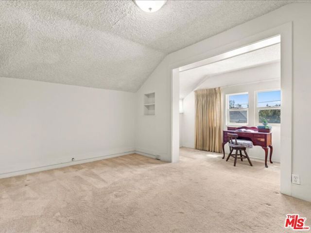 144 W 45th Street, Los Angeles, CA 90037
