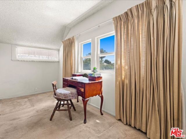 144 W 45th Street, Los Angeles, CA 90037