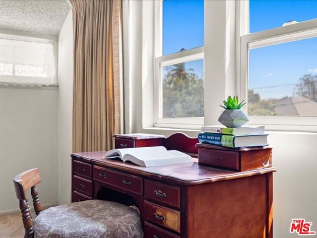 144 W 45th Street, Los Angeles, CA 90037