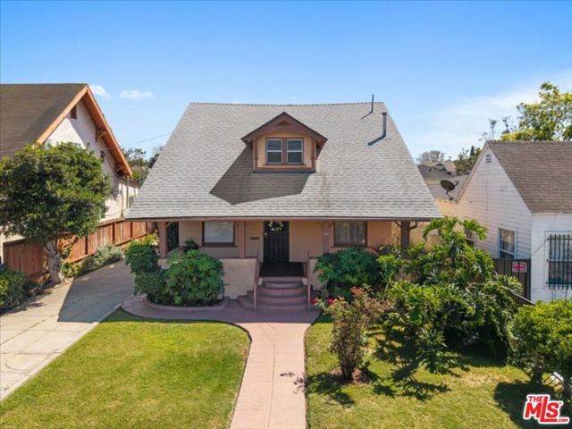 144 W 45th Street, Los Angeles, CA 90037