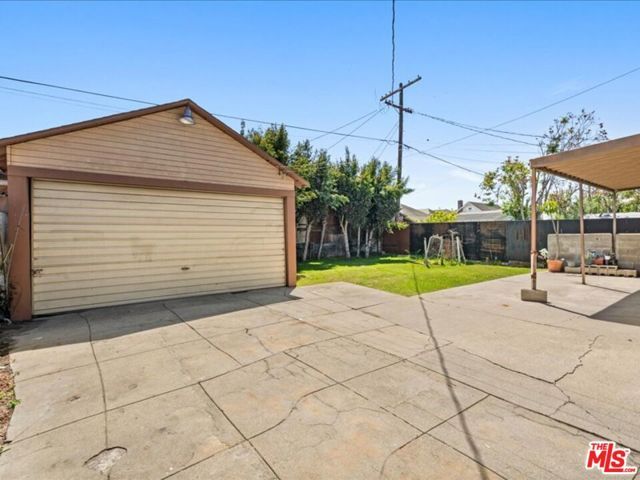 144 W 45th Street, Los Angeles, CA 90037